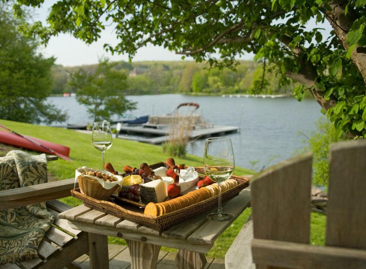 Lake Pointe Inn МакХенри Екстериор снимка